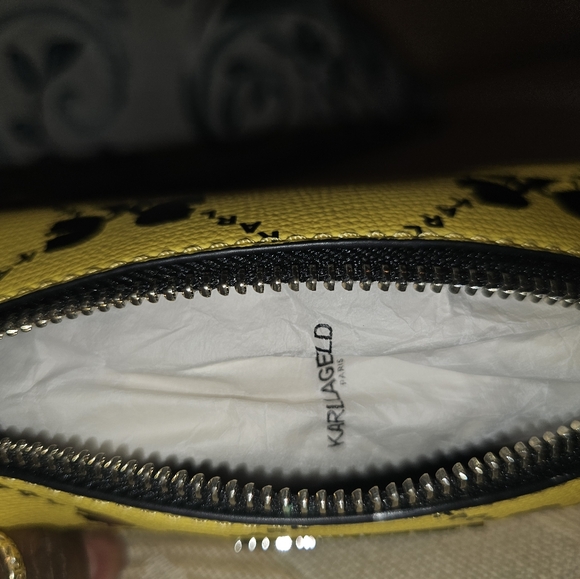 NWOT K arl Lagerfeld Barrel Wristlet